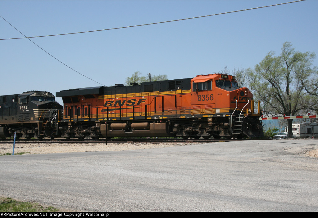 BNSF 8356